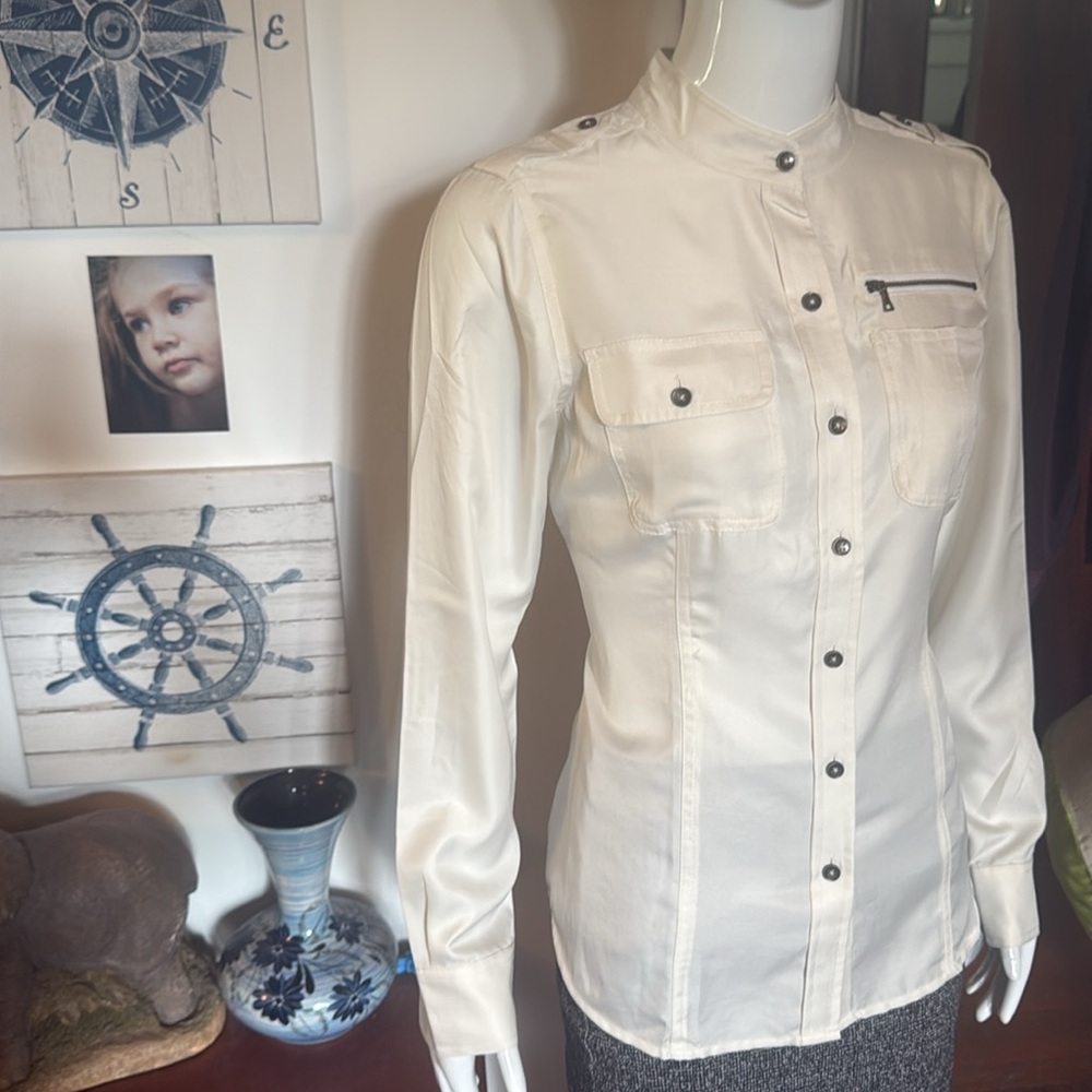 NWT jones Ny size small Women's Cream Button-Up Top